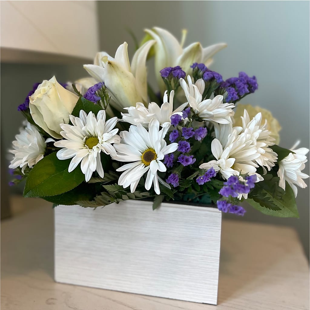 Beyond Blue Box Bouquet – Floristo Bermeo Ii, Big Lake MN