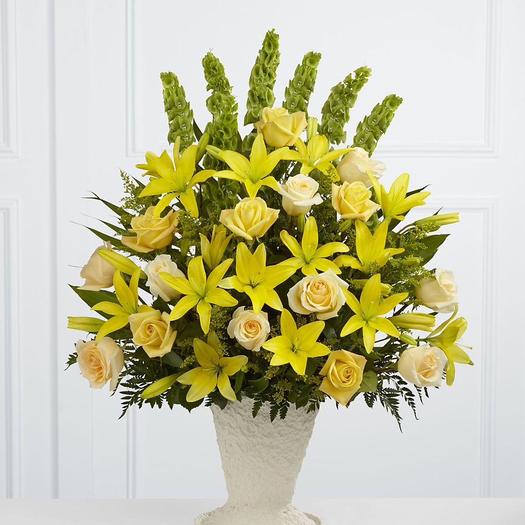 Golden Memories Arrangement – Floristo Bermeo Ii, Big Lake MN
