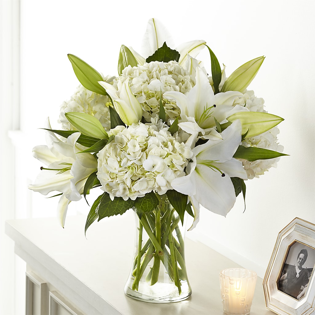 Compassionate Lily Bouquet – Floristo Bermeo Ii, Big Lake MN