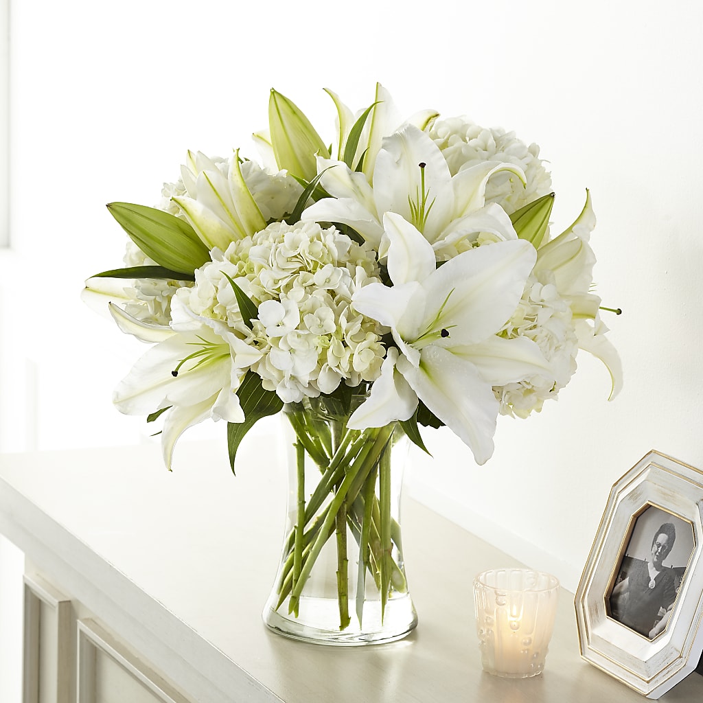 Compassionate Lily Bouquet – Floristo Bermeo Ii, Big Lake MN