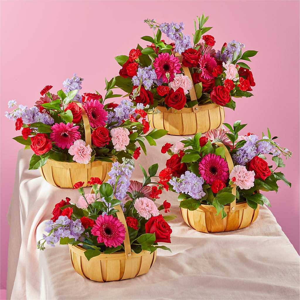 Pink Picnic Basket – Floristo Bermeo Ii, Big Lake MN