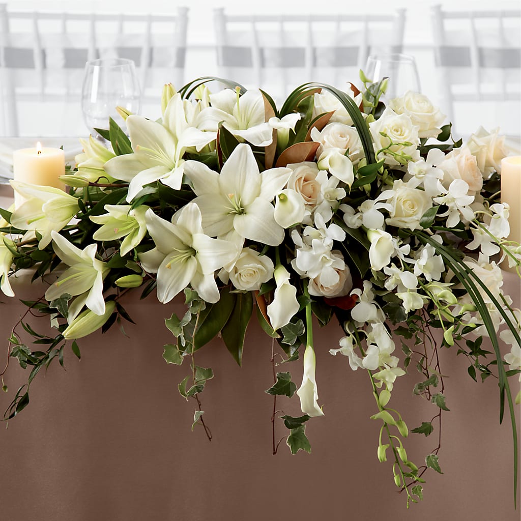White Linen Arrangement – Floristo Bermeo Ii, Big Lake MN
