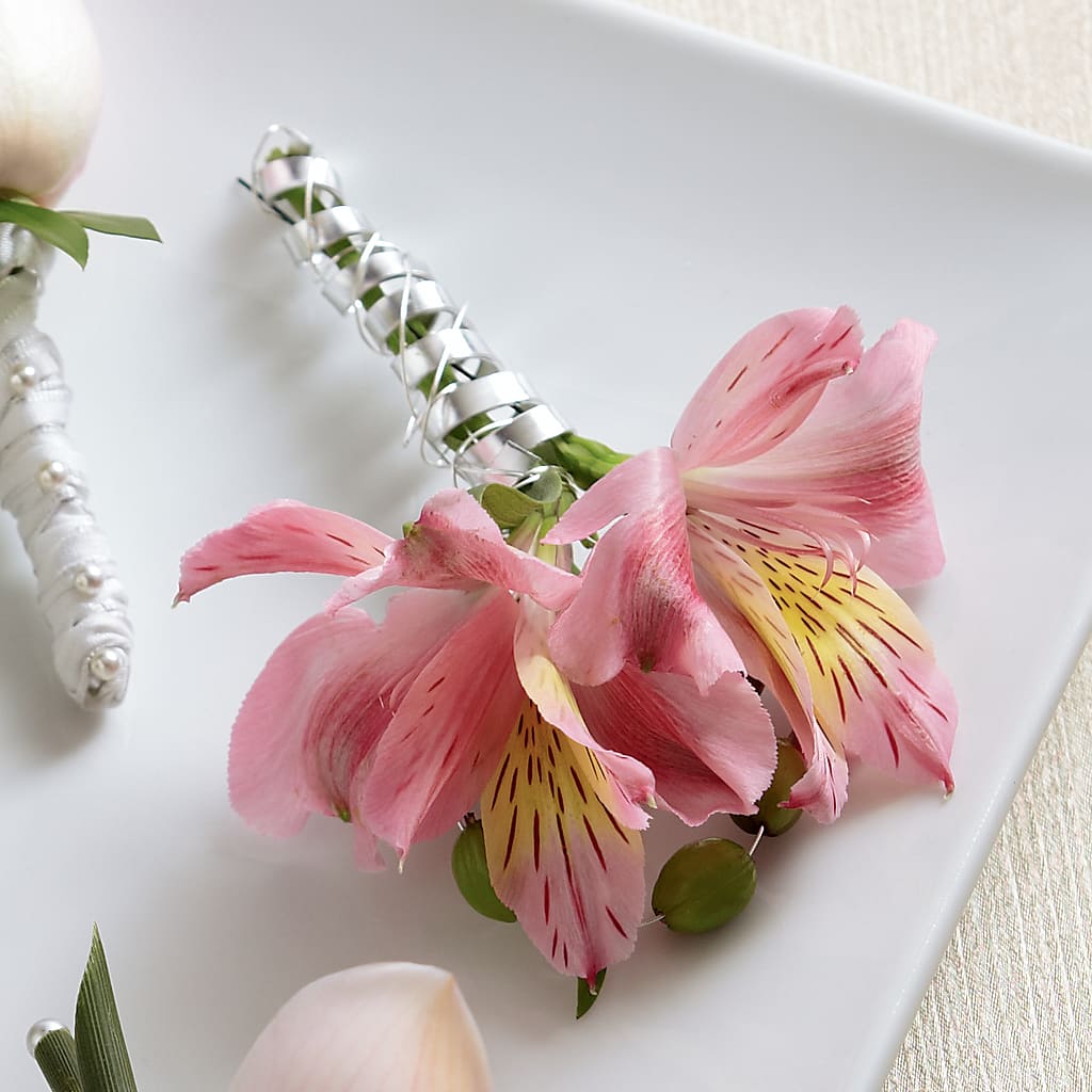 Pink Peruvian Lily Boutonniere – Floristo Bermeo Ii, Big Lake MN