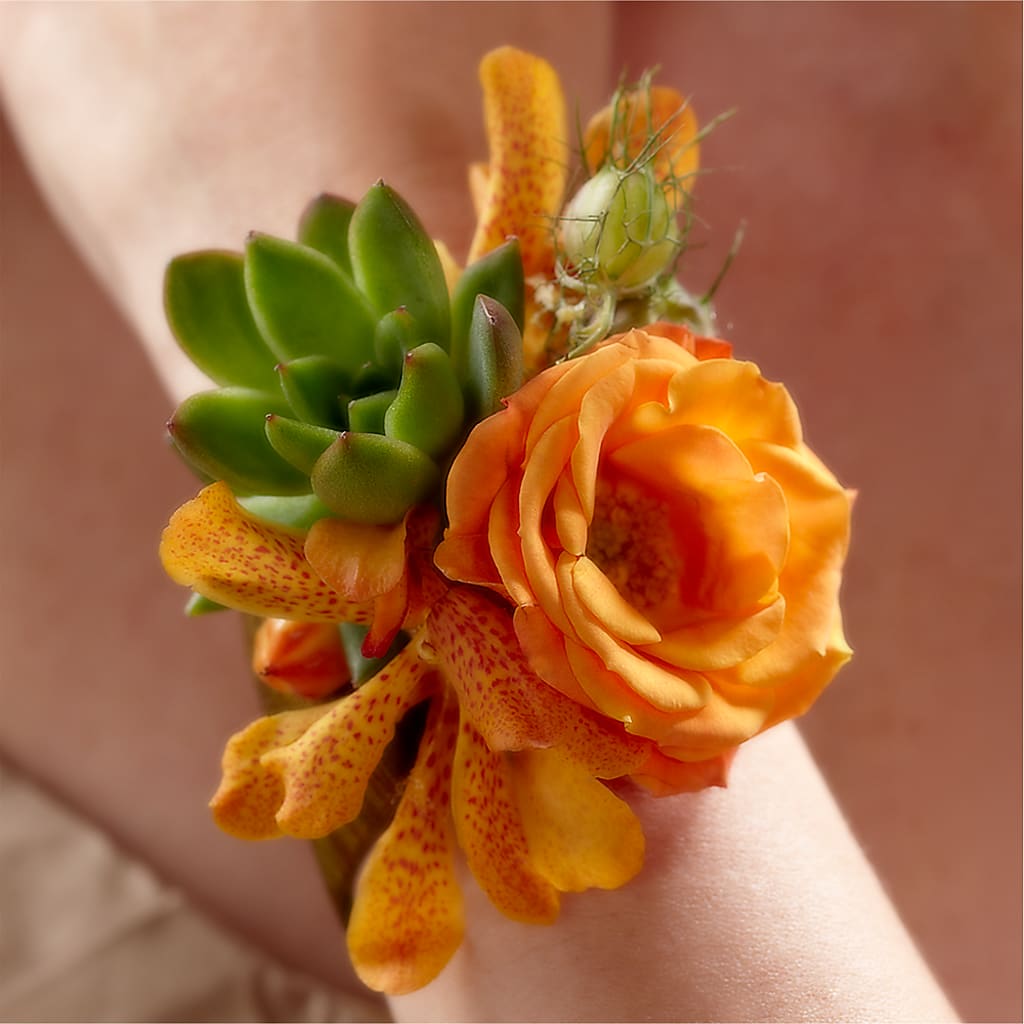 Irresistible Love Wrist Corsage – Floristo Bermeo Ii, Big Lake MN