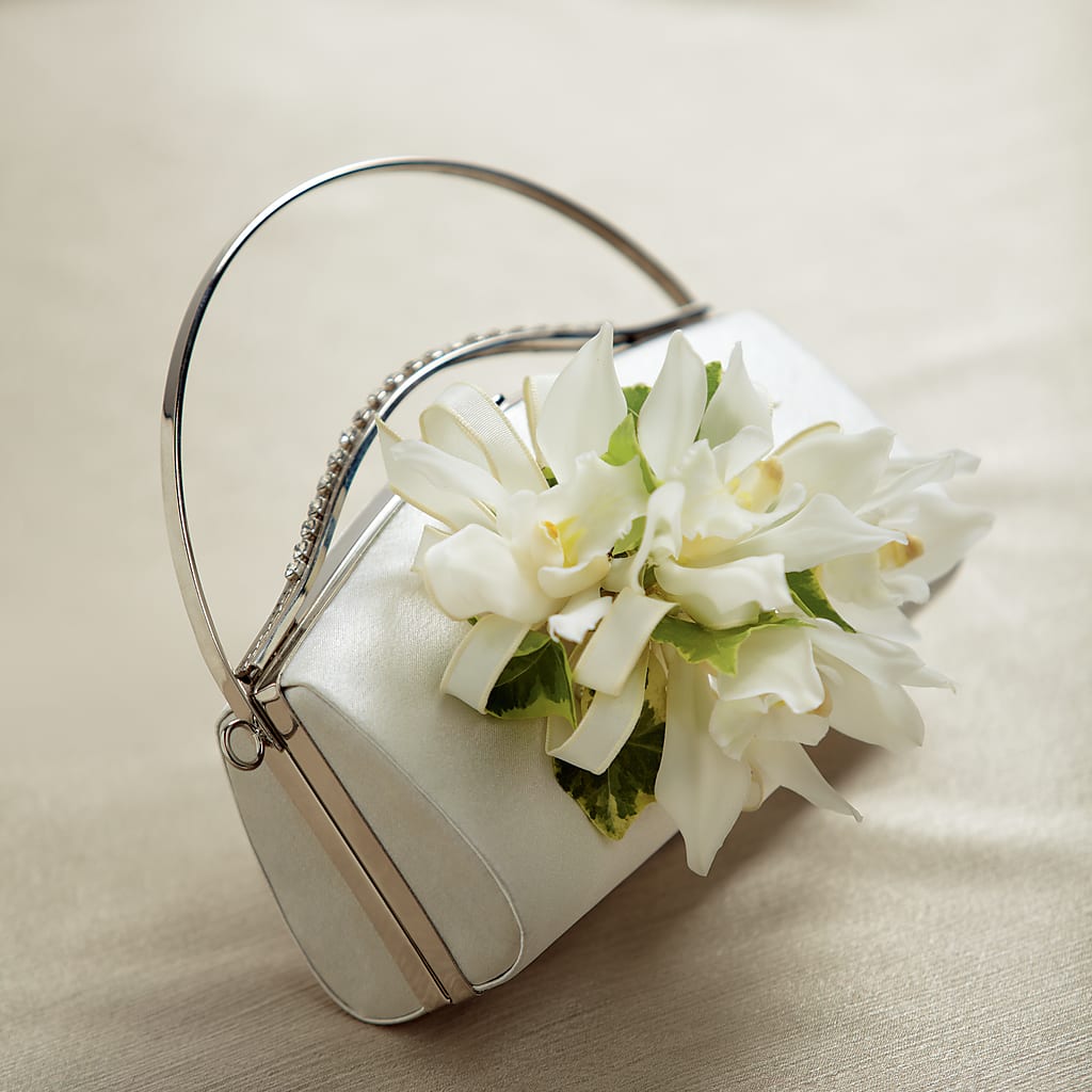White Purse Decor – Floristo Bermeo Ii, Big Lake MN