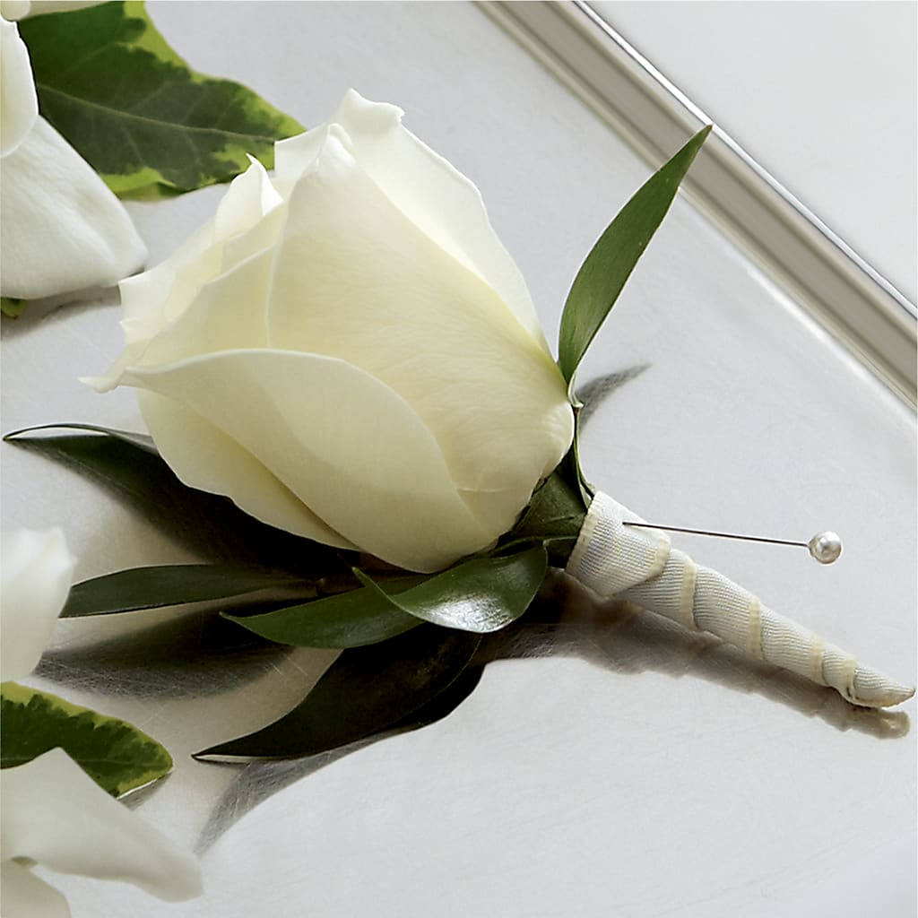 White Rose Boutonniere – Floristo Bermeo Ii, Big Lake MN