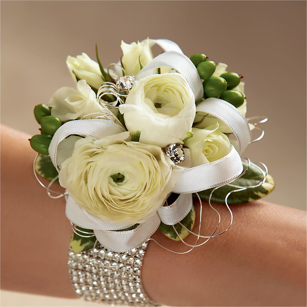 White Wedding Corsage – Floristo Bermeo Ii, Big Lake MN