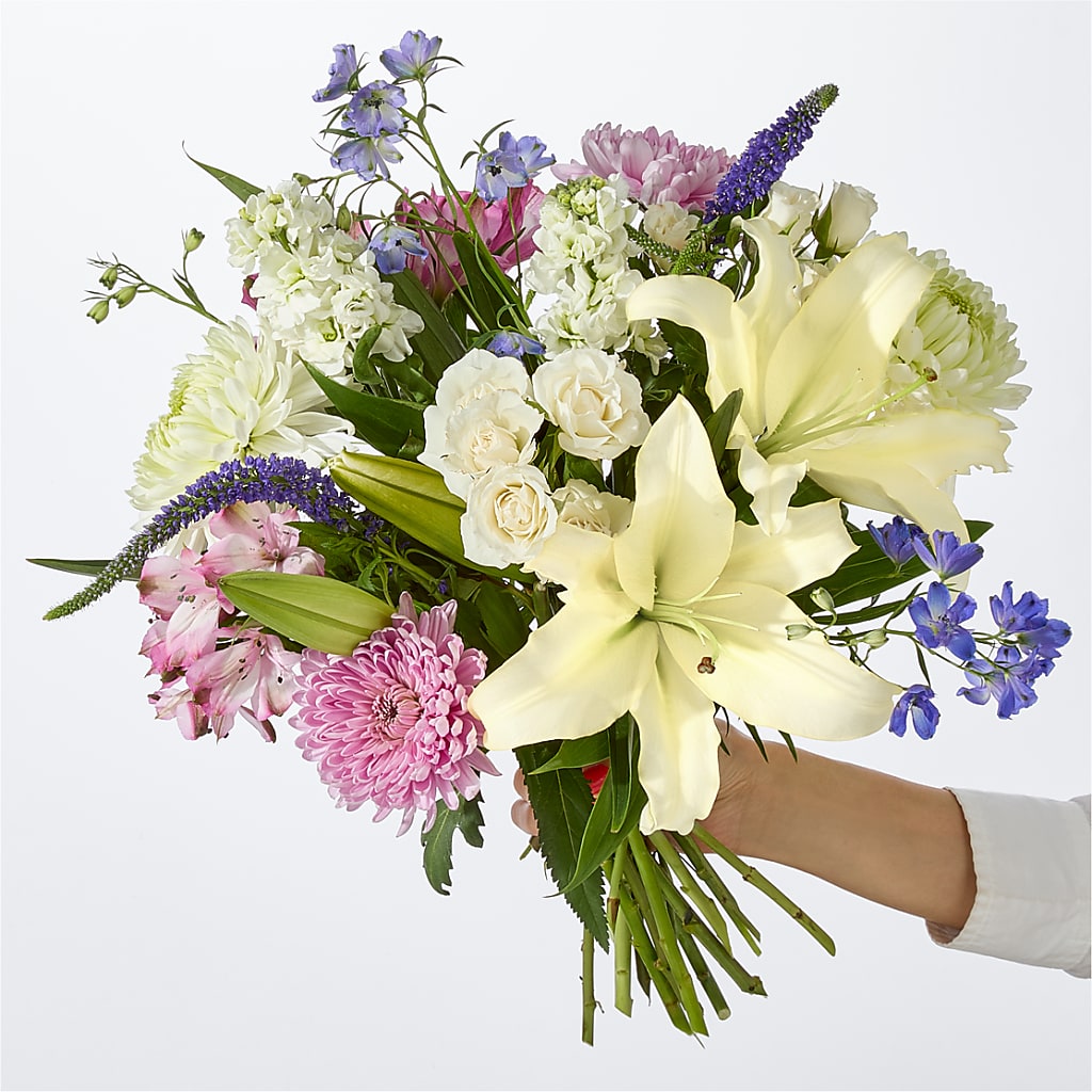 Winter Celebration Bouquet –  Floristo Bermeo Ii, Big Lake MN