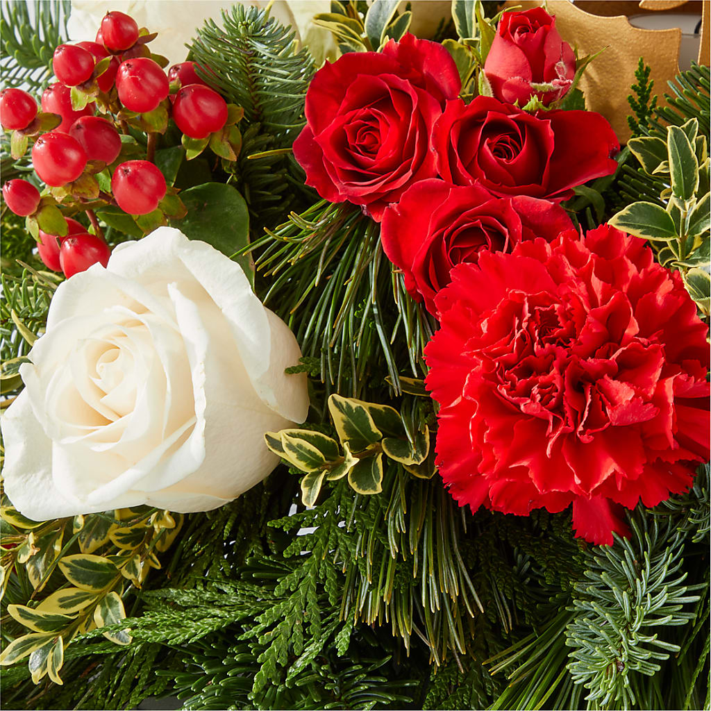 December Dreams Centerpiece –  Floristo Bermeo Ii, Big Lake MN