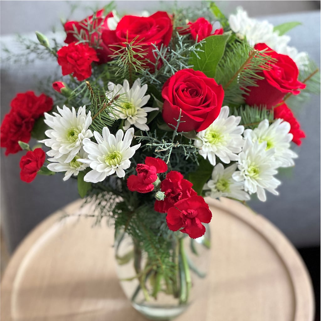 Seasonal Magic Bouquet –  Floristo Bermeo Ii, Big Lake MN