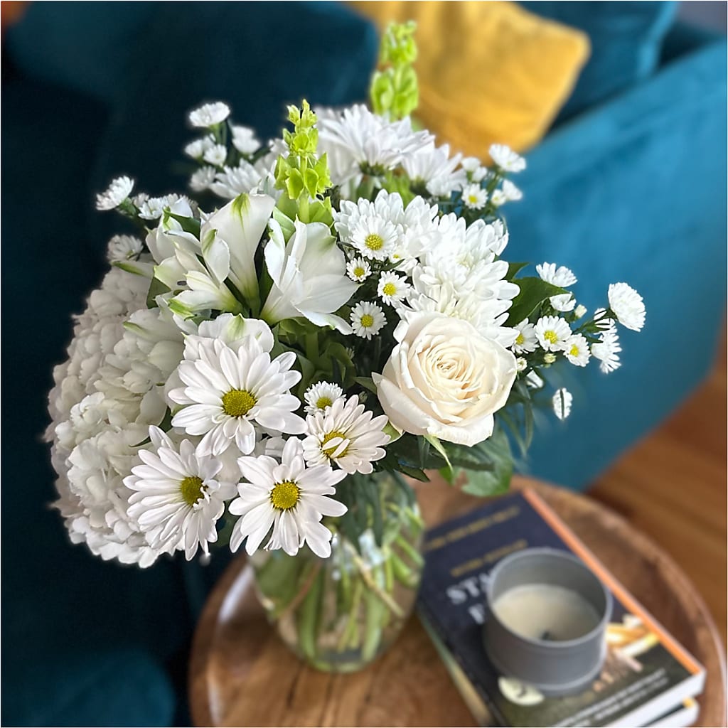 Classic Ivory – A Florist Original –  Floristo Bermeo Ii, Big Lake MN