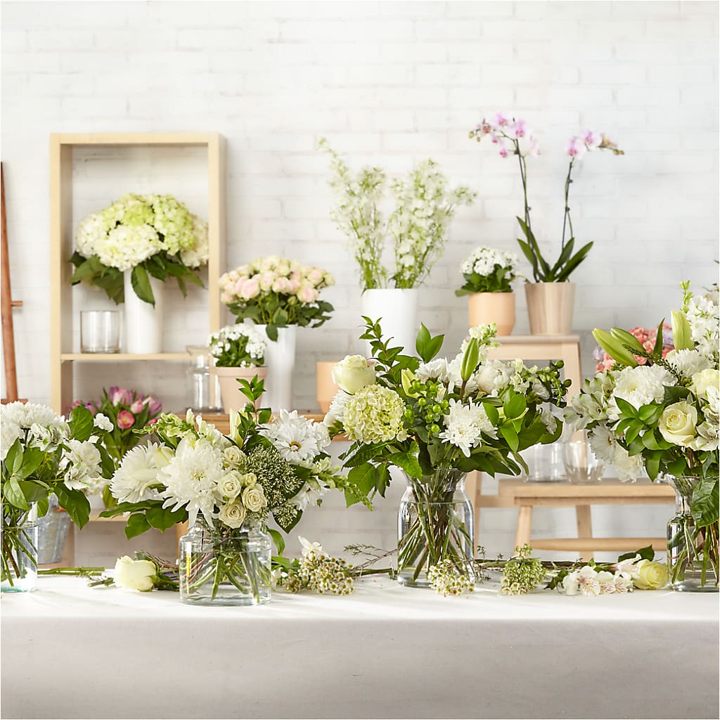 Classic Ivory – A Florist Original –  Floristo Bermeo Ii, Big Lake MN